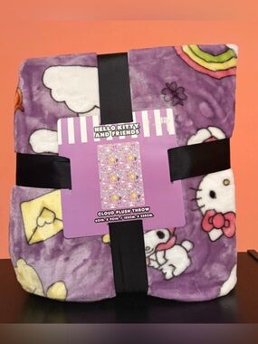 NWT Sanrio Hello Kitty & Friends Purple 60” x 90” Cloud Plush Throw Blanket